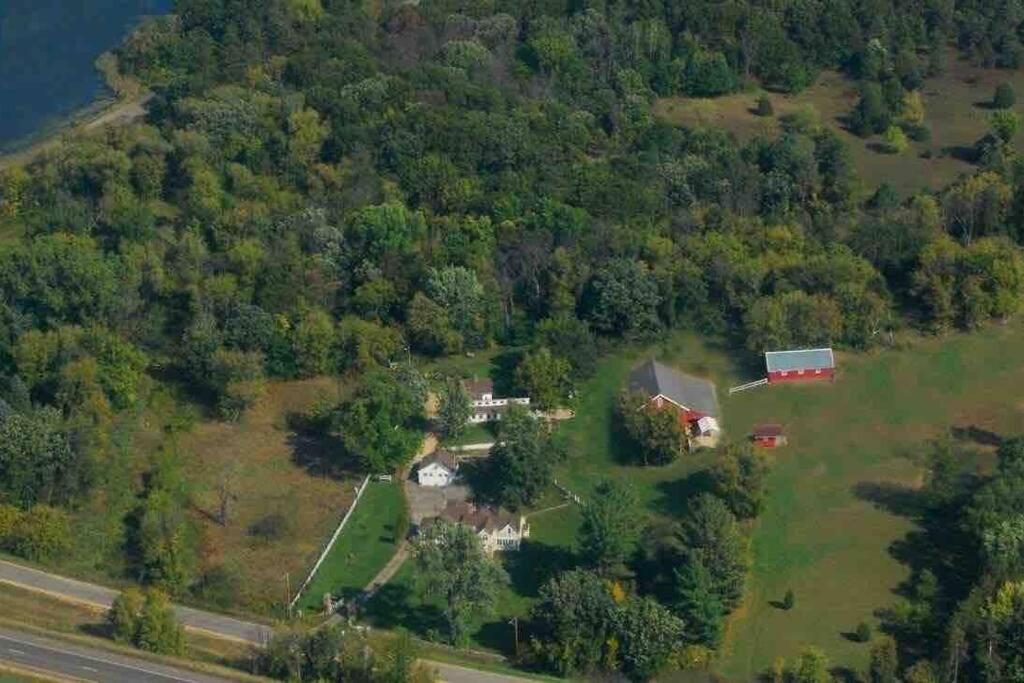 Corn Crib Cottage Barn And Villa At Hope Glen Farm Cottage Grove Luaran gambar